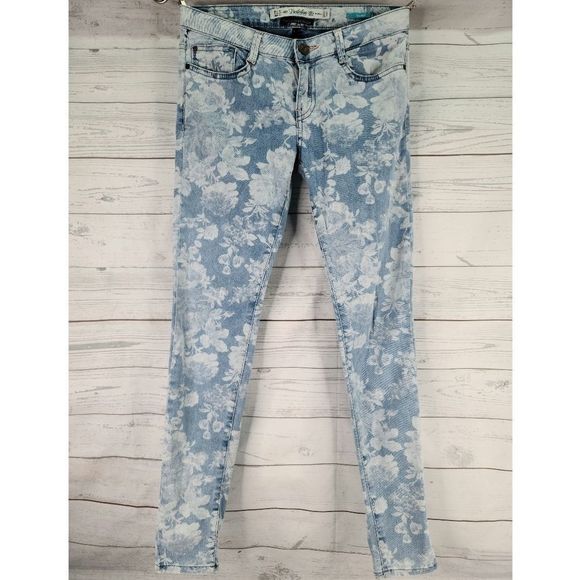 Zara Trafaluc Skinny Jeans Blue Floral Light Wash